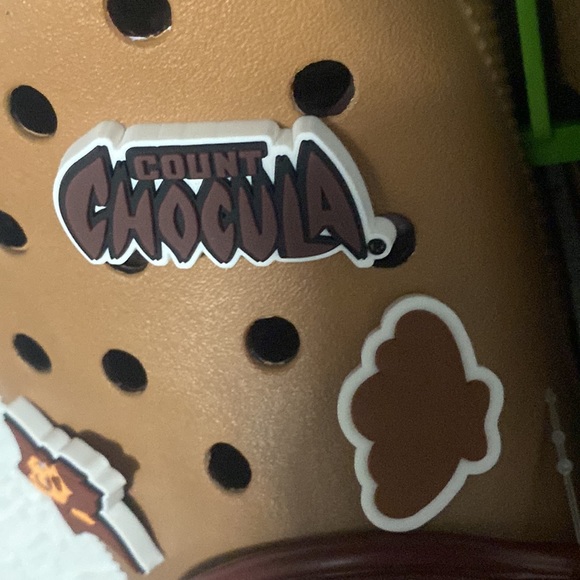 CROCSđŠCount Chocula sz10+Necklace Monster Cereals I Vanatter to eat your cereal - Picture 11 of 17